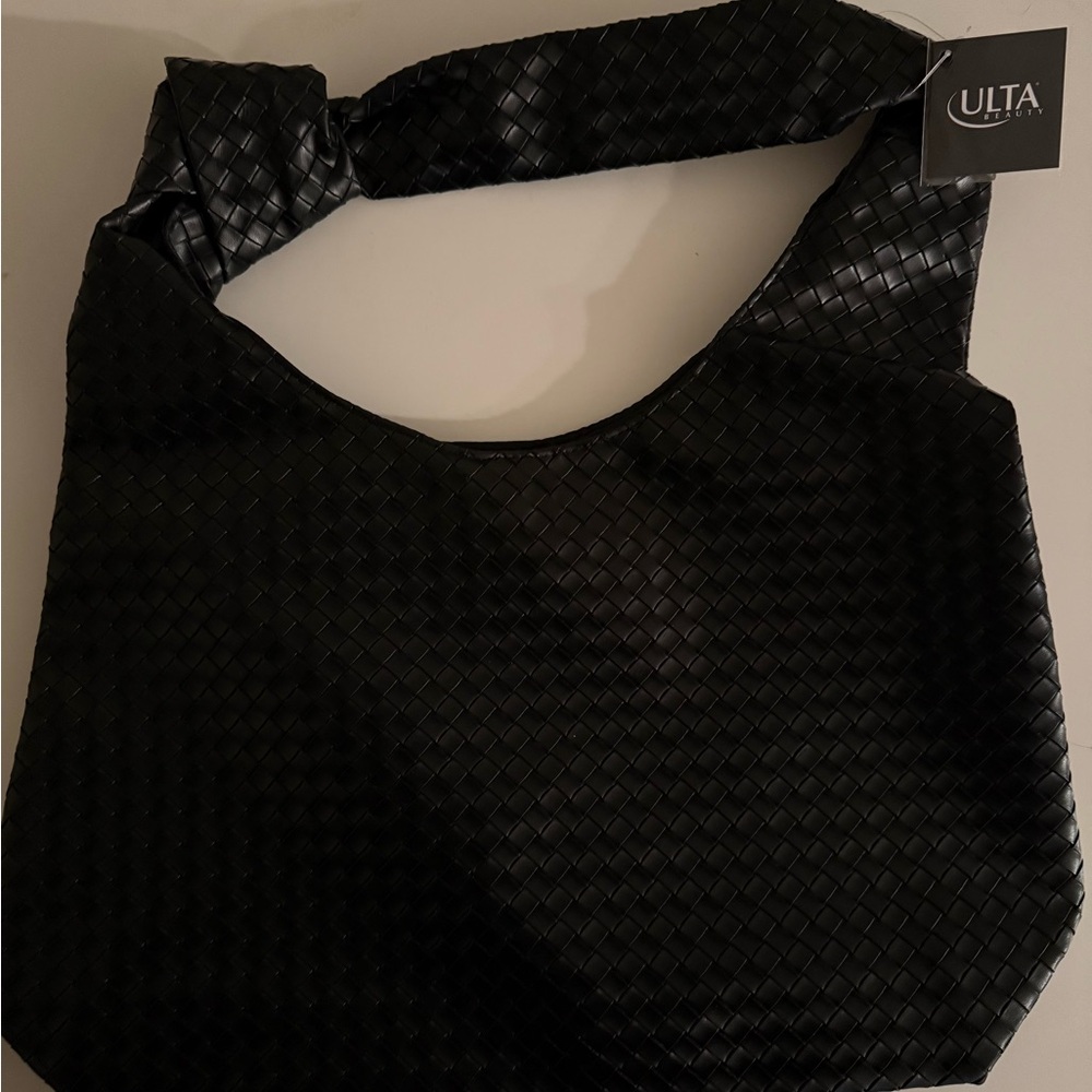 Ulta Beauty Black Shoulder Bag with Textured Design
